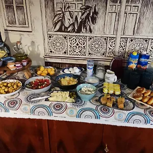 Gvino Minda *** טביליסי